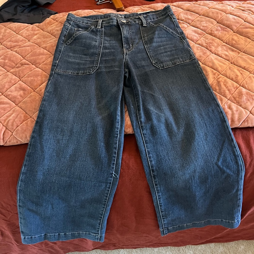 Wide leg boat length jeans.